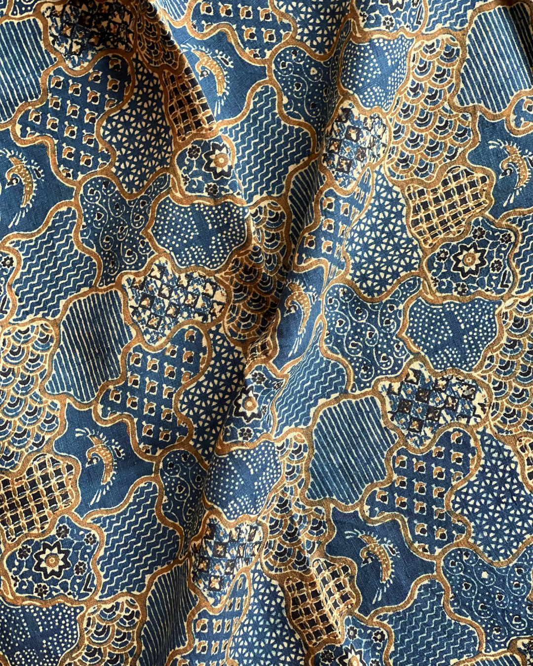 Rann Naturally Dyed Ajrakh Linen Dupatta - HOAN