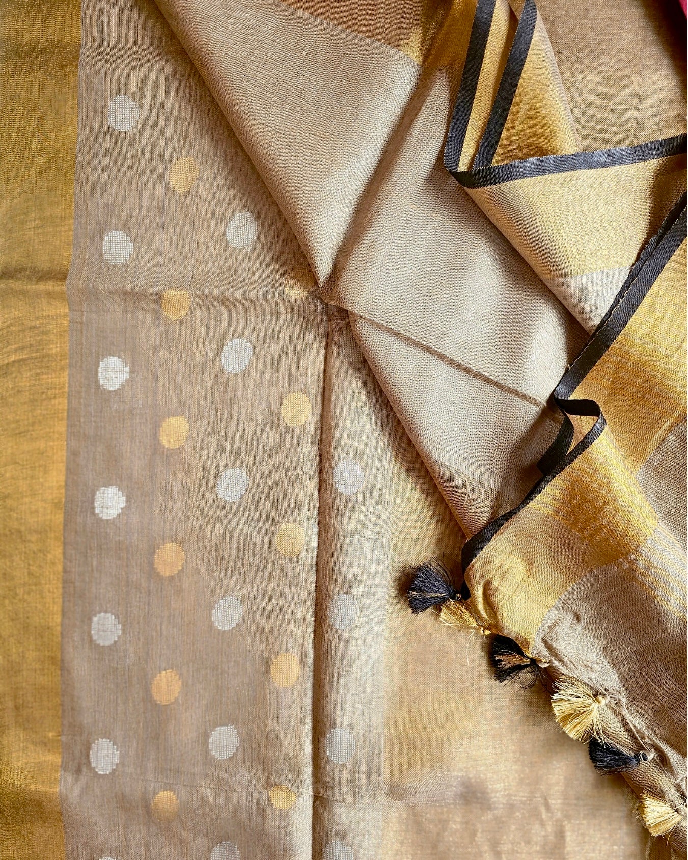 Umrao Jaan Linen Zari Saree with Mangalgiri Cotton Blouse - House of Amayra