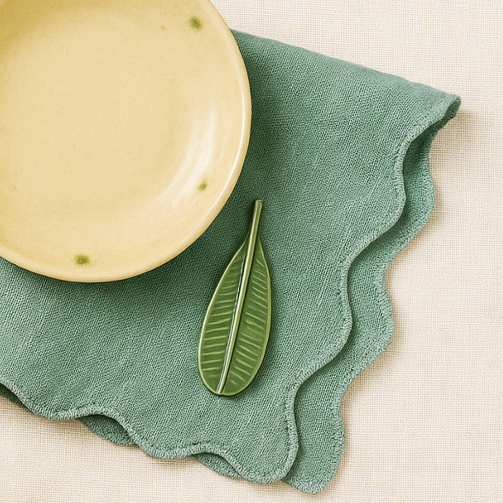 Apah Hand Scalloped 100% Linen Table Napkin | Bloc à Main