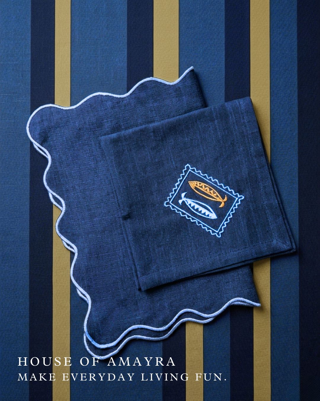 The Fish Kingdom SCALLOPED Table Mats & EMBROIDERED Table Napkins (SET of 2) - 100% LINEN - HOAN
